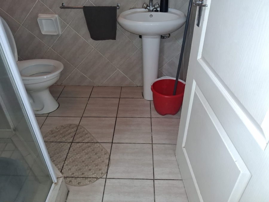 To Let 1 Bedroom Property for Rent in Selborne Eastern Cape